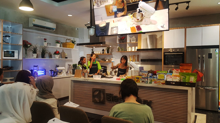 Baking Demo Roadshow detail